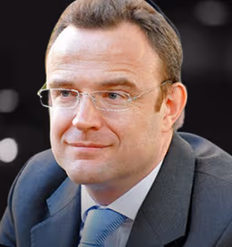 268_286_profile_richard.png