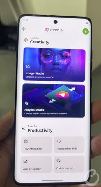 Moto AI layout on Motorola phone. Source: Jeff Fieldhack, Counterpoint.