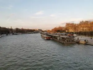 Counterpoint - Paris taken with Huawei P30 Pro, wide-angle