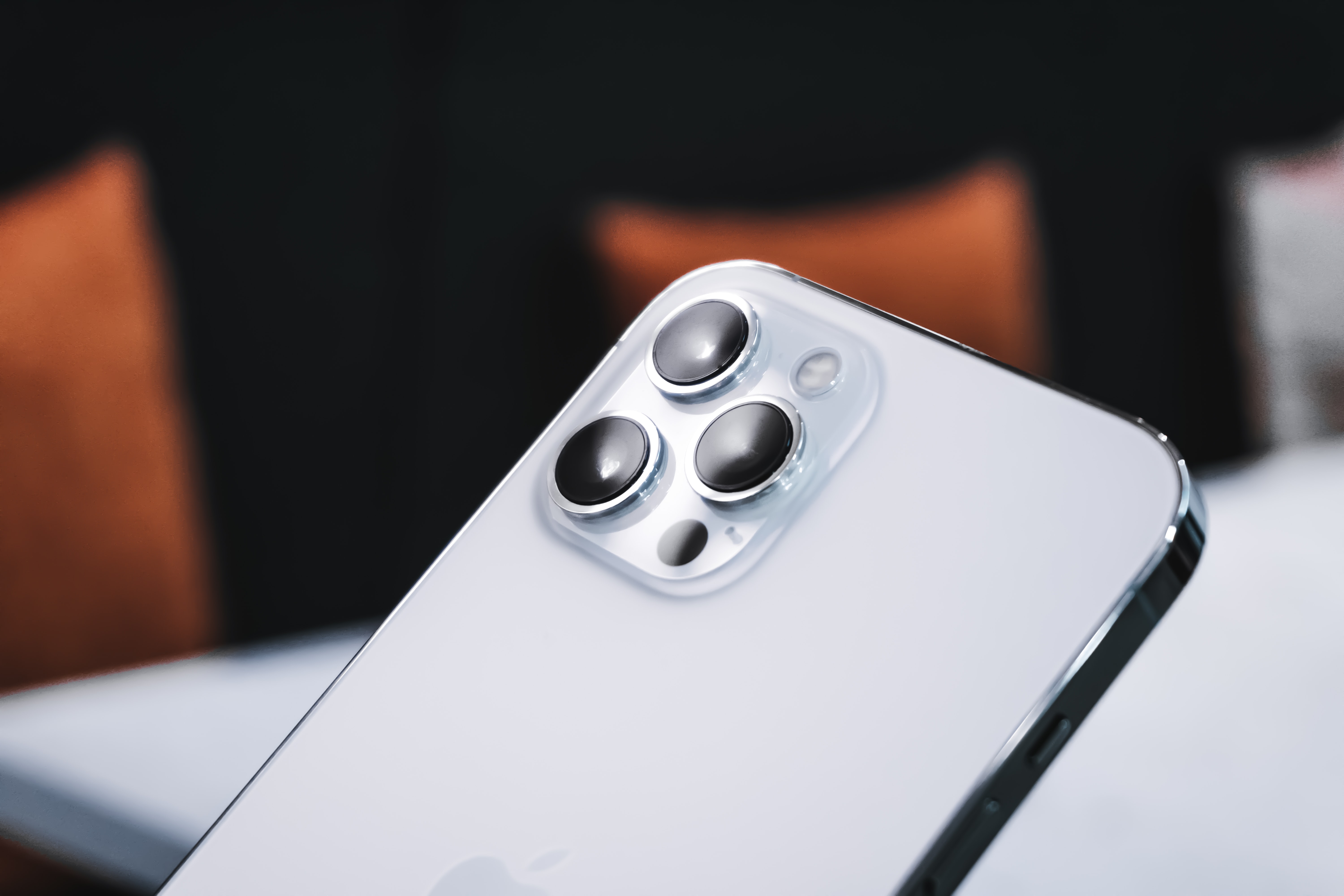 Smartphone Primary Camera Resolution Continues to Improve Amid Growing Pressure on BoM Cost