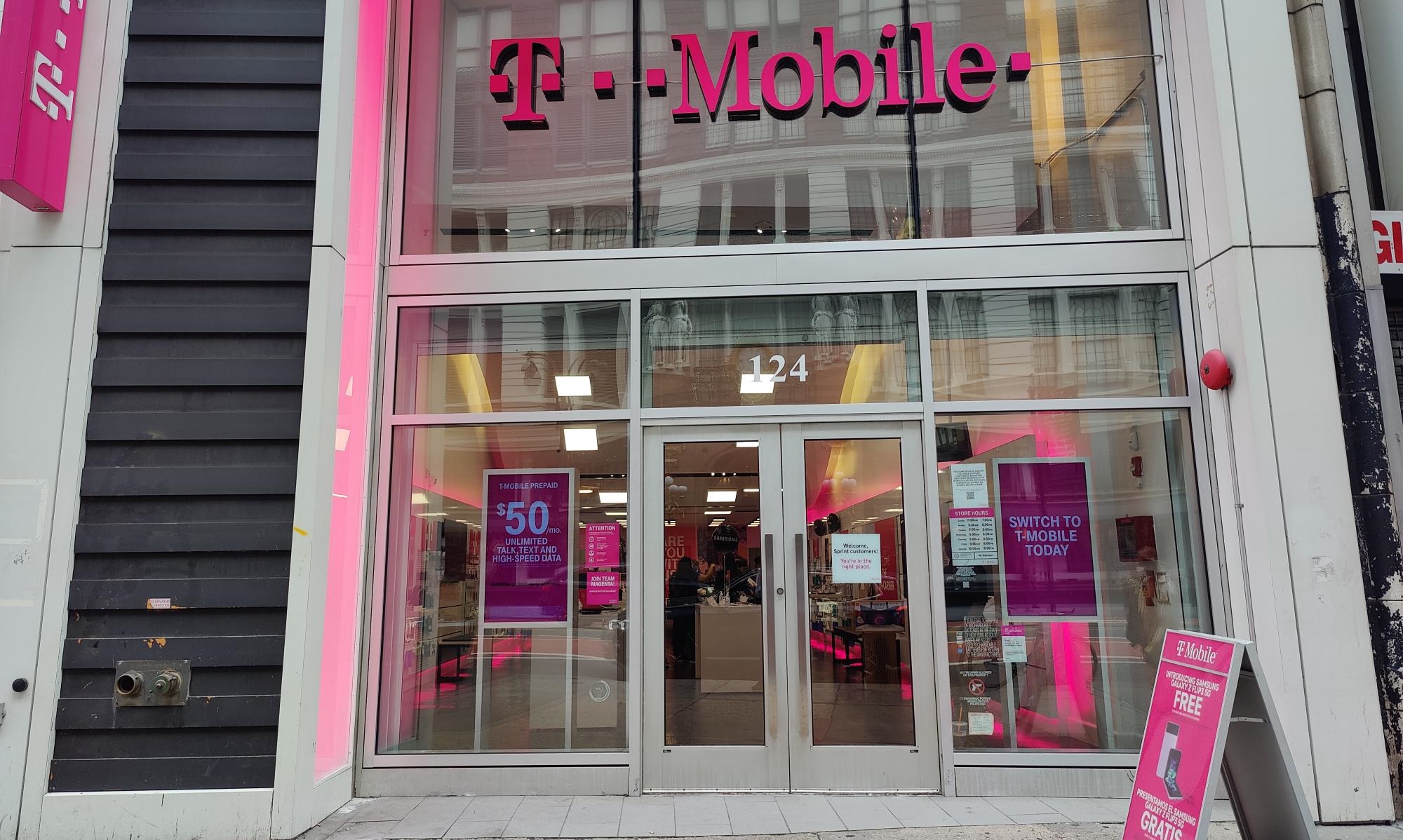 T-Mobile Looks to Shake up Wireless Competition in National Retail