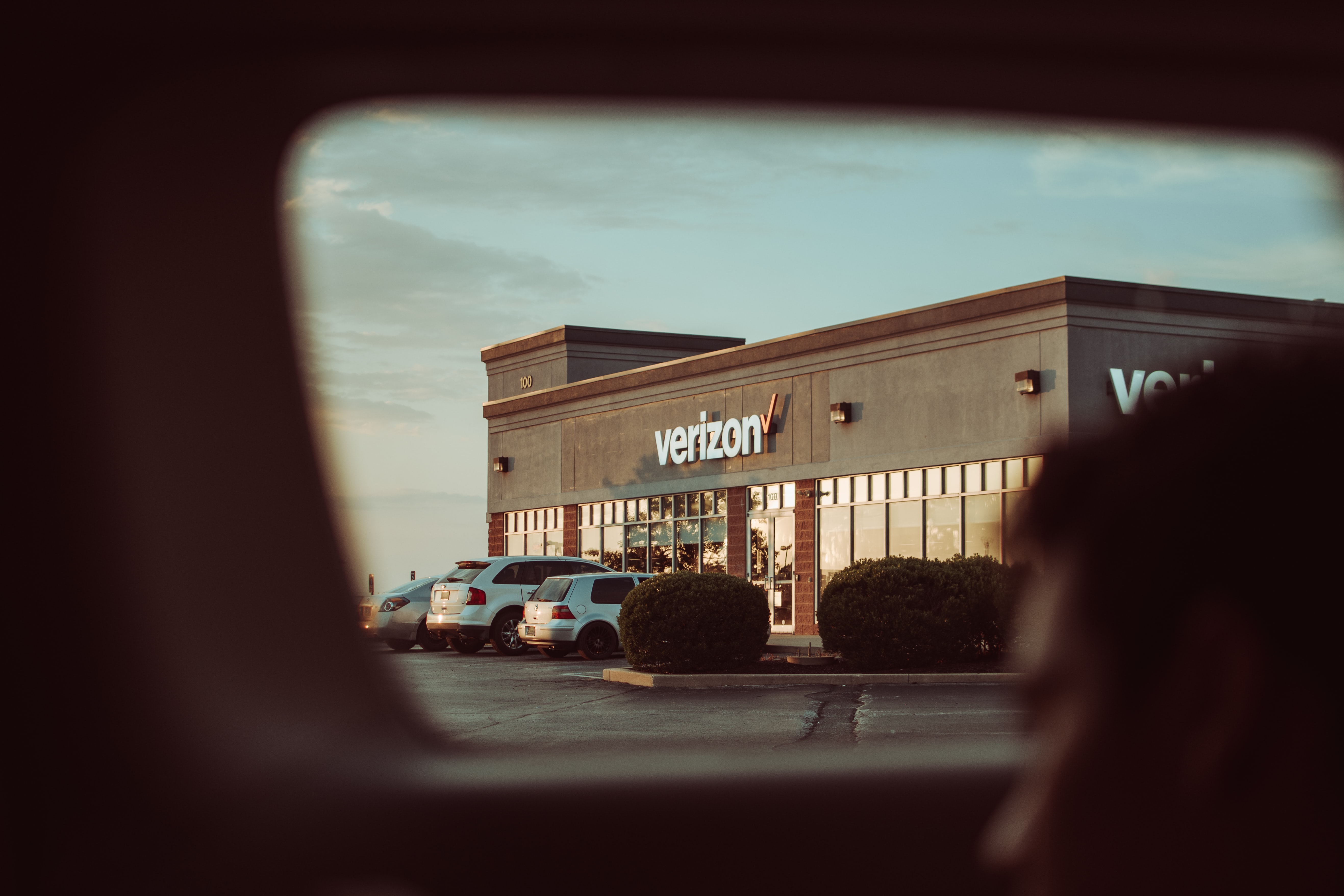 What Verizon’s Tracfone Acquisition Means for US Smartphone Market