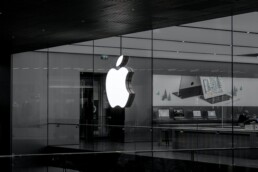 Apple’s Record Quarter Shadowed by Continued Shortages, Other Risks