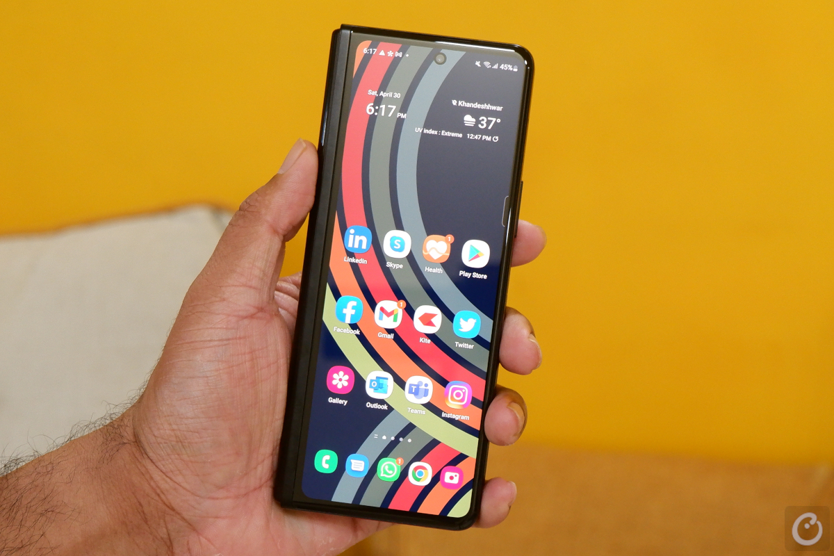 counterpoint samsung galaxy z fold 3 review cover screen