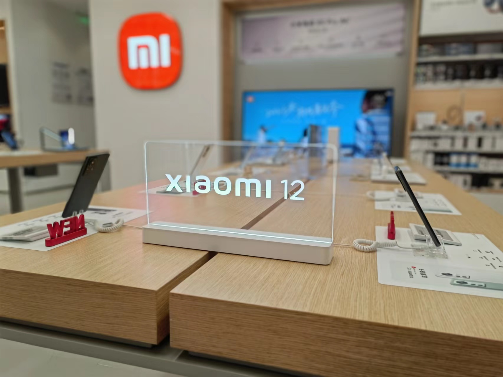 BoM Analysis: Xiaomi’s 12S Ultra Costs $516 After Camera, SoC, Display Upgrades to 11 Ultra
