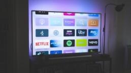 India’s Smart TV Shipments Up 74% YoY During Q2 2022, OnePlus Climbs to Third Position