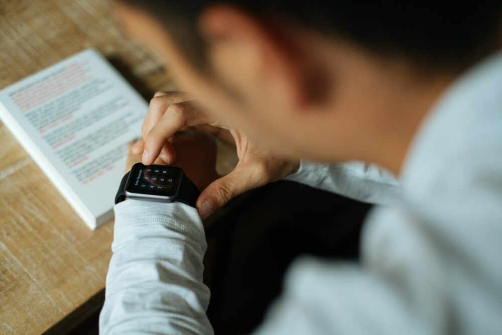 Apple Leads US Smartwatch Market in Brand Stickiness